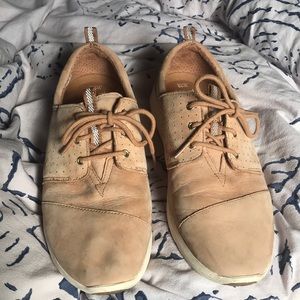 Leather Lace up TOMS sneakers